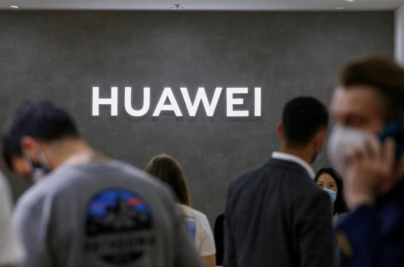 "Η Huawei θα επιστρέψει στο θρόνο των smartphones", δηλώνει ο Πρόεδρός της 