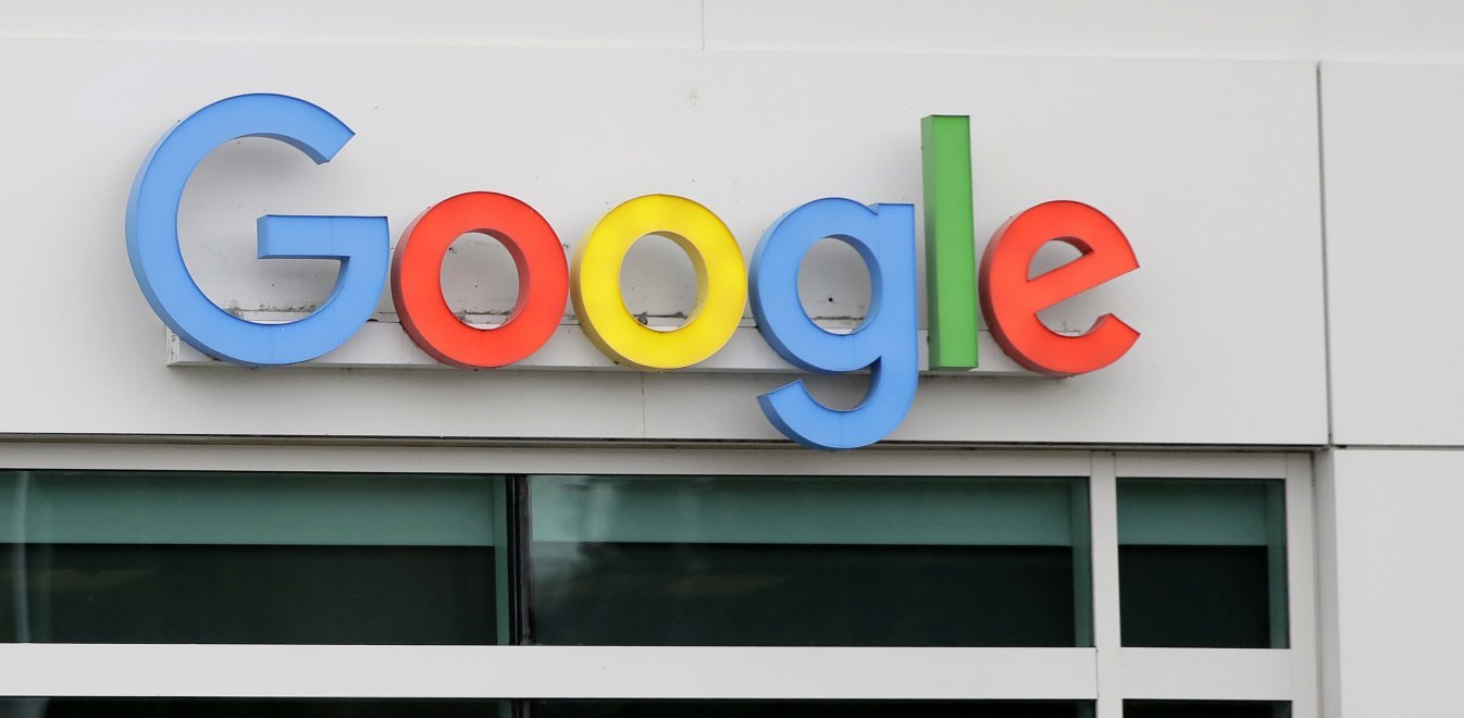 Google: Η μητρική της εταιρεία ξεπέρασε το ένα τρισ. σε χρηματιστηριακή αξία